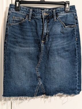 Universal Thread Denim Mini Skirt Raw Hem Medium Wash Size 8/29